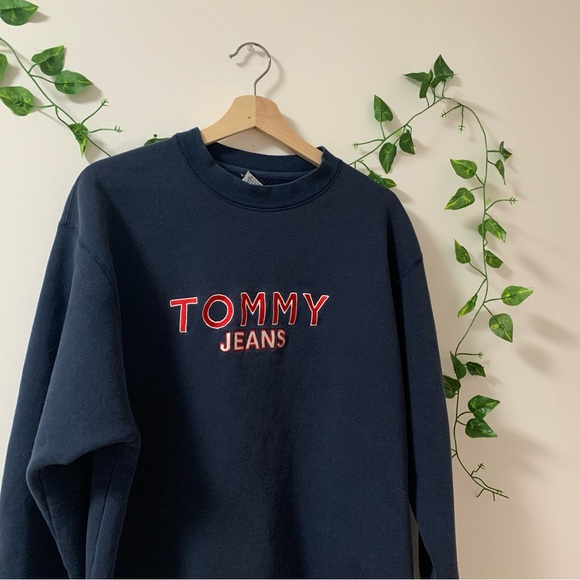 Vintage Tommy Hilfiger Sweatshirt 💙❤️ - Picture 2 of 7